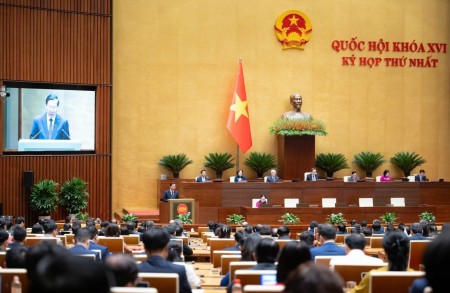 Quốc hội thông qua Nghị quyết kế hoạch 5 năm, đặt mục tiêu tăng trưởng GDP trên 10%