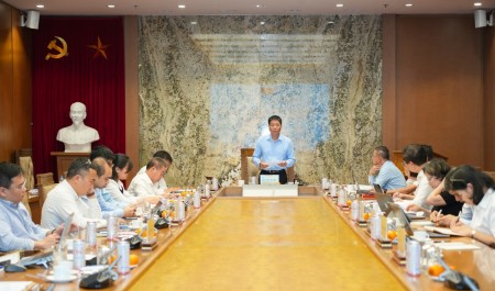 Tăng cường vai trò lãnh đạo của Đảng, giữ vững tăng trưởng trong bối cảnh thách thức