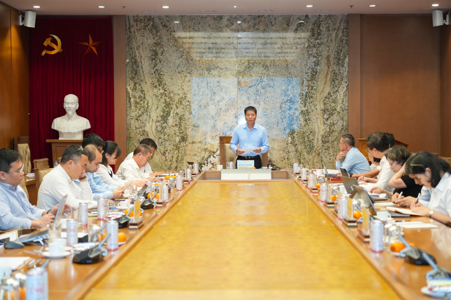 Tăng cường vai trò lãnh đạo của Đảng, giữ vững tăng trưởng trong bối cảnh thách thức