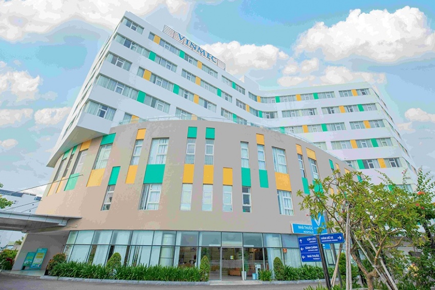 Bệnh nhân được “hồi sinh” đôi chân nhờ phẫu thuật bằng robot AI tại Vinmec Nha Trang