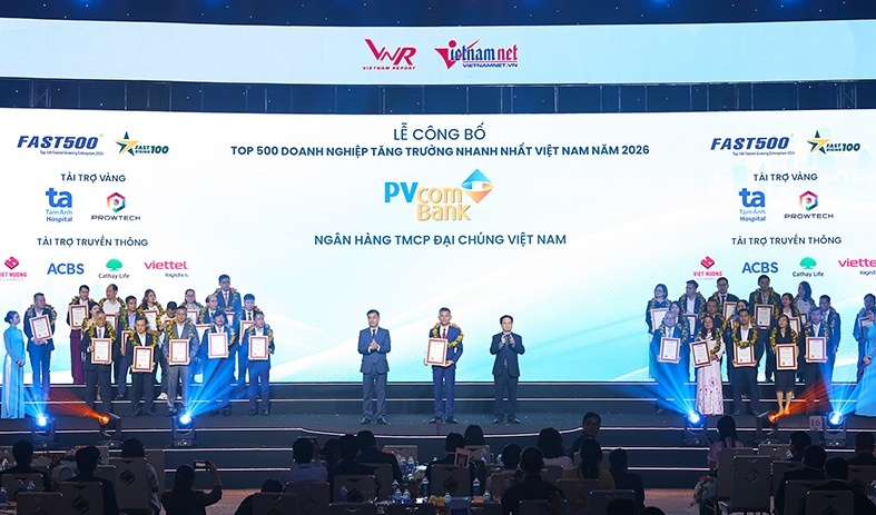 PVcomBank lần thứ 8 liên tiếp được vinh danh trong Bảng xếp hạng FAST500