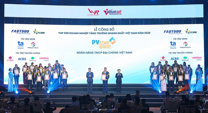 PVcomBank lần thứ 8 liên tiếp được vinh danh trong Bảng xếp hạng FAST500