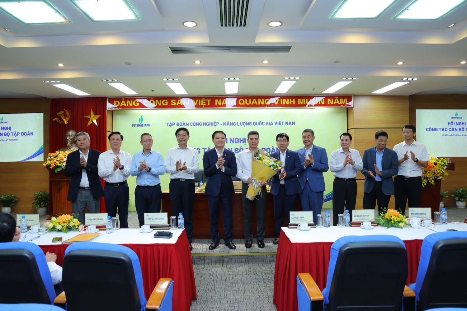 Thống nhất tuyệt đối giới thiệu nhân sự Tổng Giám đốc Petrovietnam