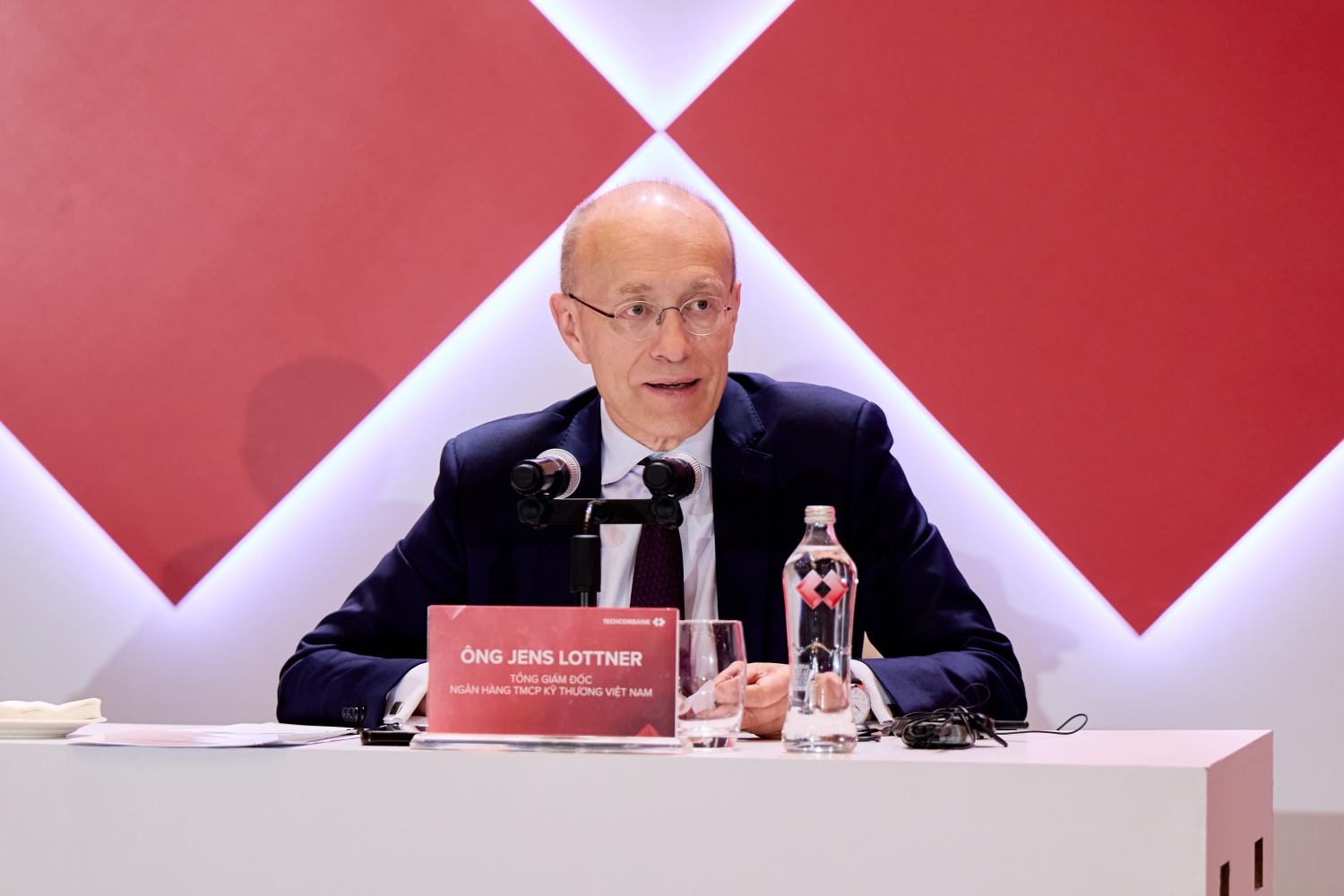 Techcombank chia cổ tức lên đến 67%, khẳng định vị thế dẫn đầu