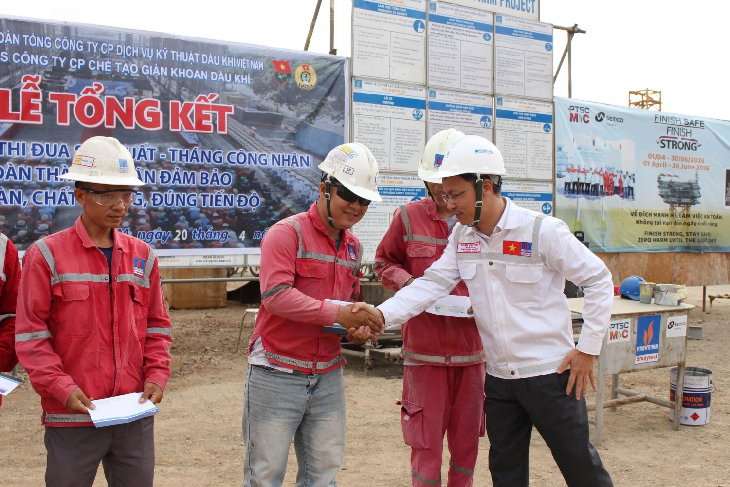 PV Shipyard tổng kết thi đua sản xuất, khen thưởng các tập thể, cá nhân tiêu biểu