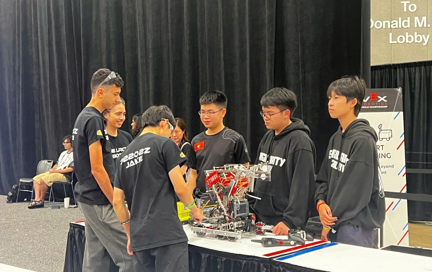 Petrovietnam chắp cánh học sinh Việt chinh phục đấu trường robotics thế giới