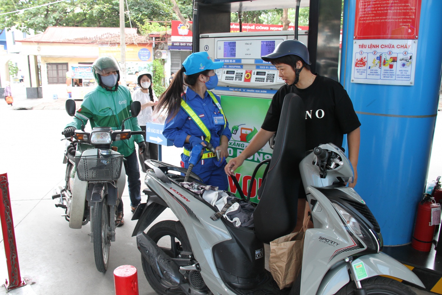 Bộ Công Thương điều chỉnh lịch điều hành giá xăng dầu do trùng kỳ nghỉ lễ