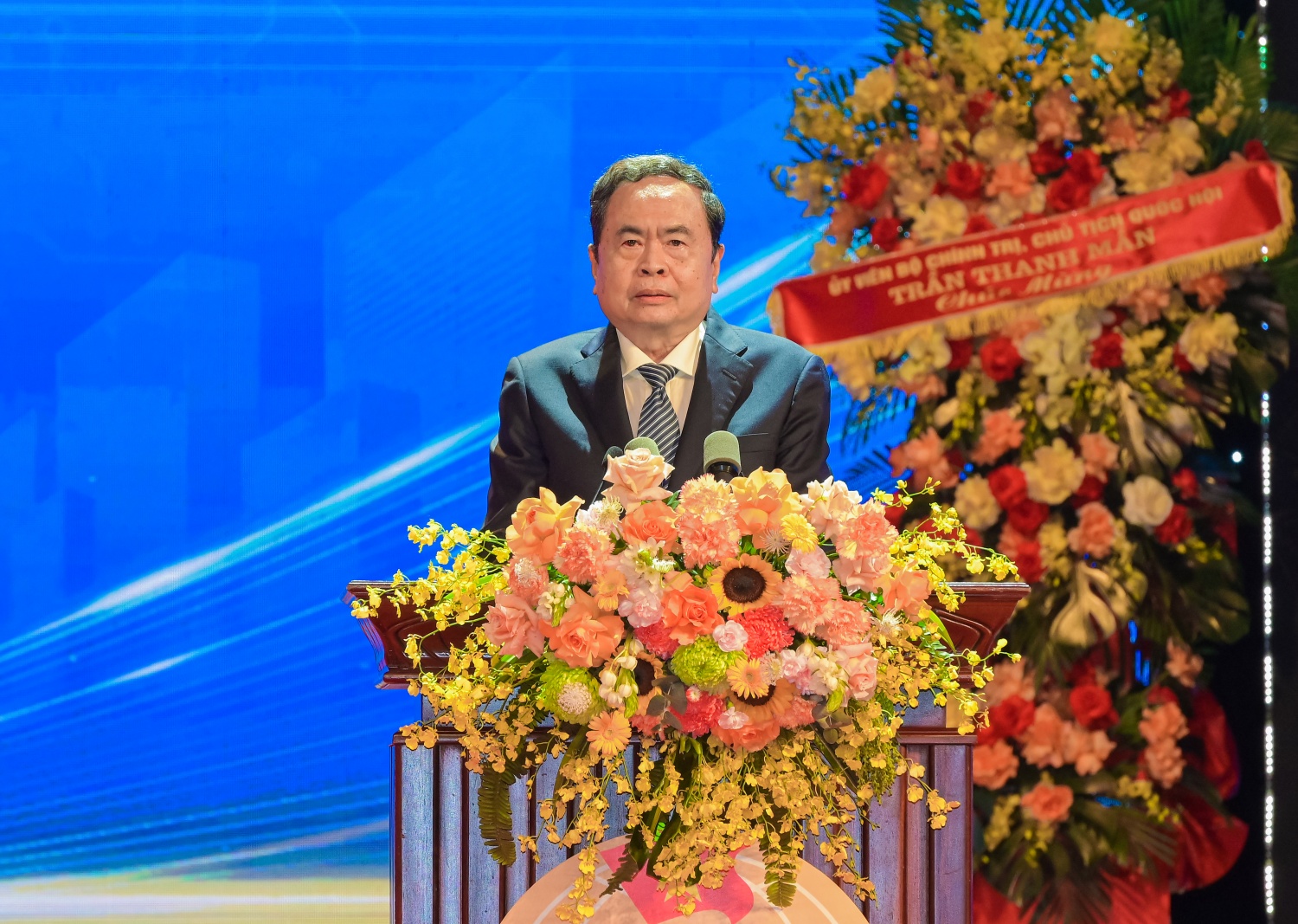 Hai chủ tịch công đoàn cơ sở Petrovietnam được tuyên dương toàn quốc về đối thoại, thương lượng tập thể