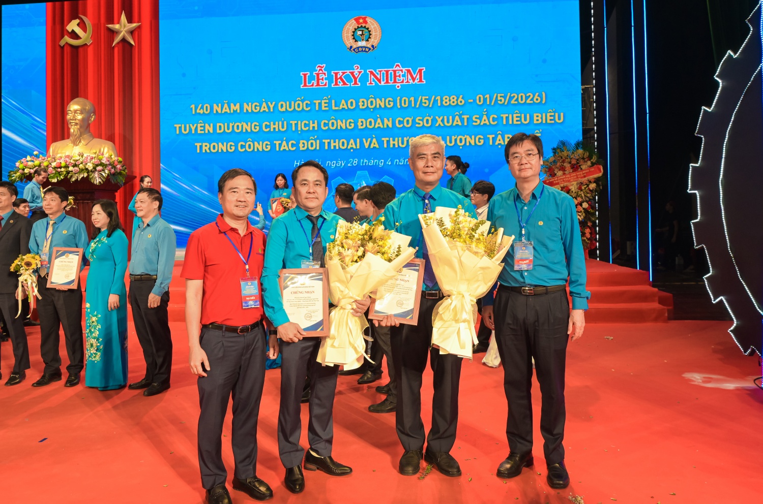 Chủ tịch Công đoàn cơ sở Petrovietnam được tuyên dương toàn quốc về đối thoại, thương lượng tập thể