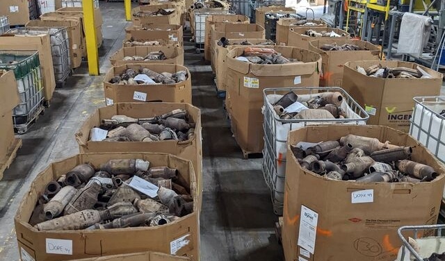 Palladium trong bộ khí thải ô tô bị đánh cắp được tiêu thụ ở đâu?