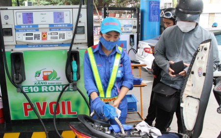 Giá xăng dầu đồng loạt tăng trước kỳ nghỉ lễ