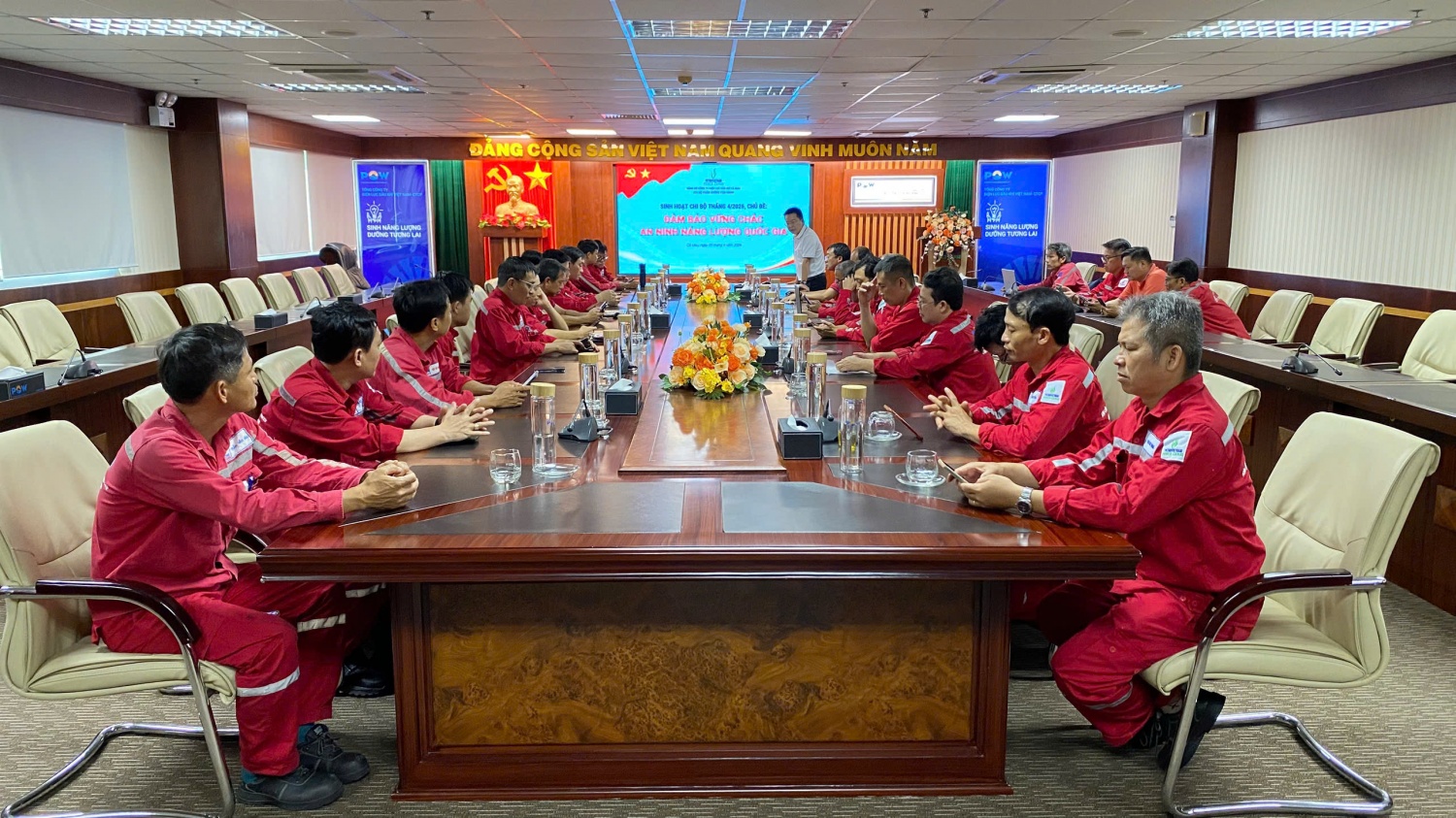 Đảng bộ Petrovietnam sinh hoạt chi bộ tháng 5 với chủ đề: “Yêu Bác lòng ta trong sáng hơn”