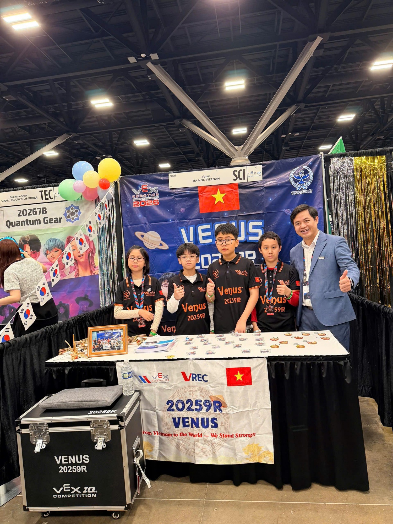 Học sinh Việt tự tin tranh tài tại đấu trường robotics lớn nhất thế giới
