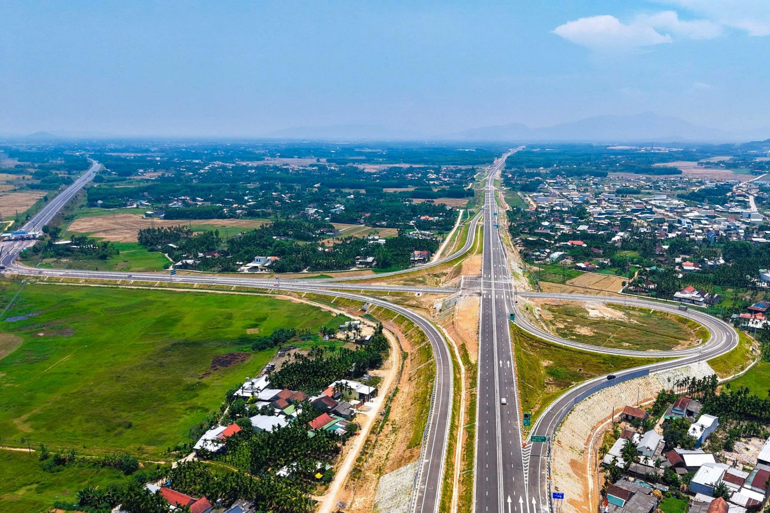 Thông xe toàn tuyến cao tốc Quảng Ngãi – Hoài Nhơn