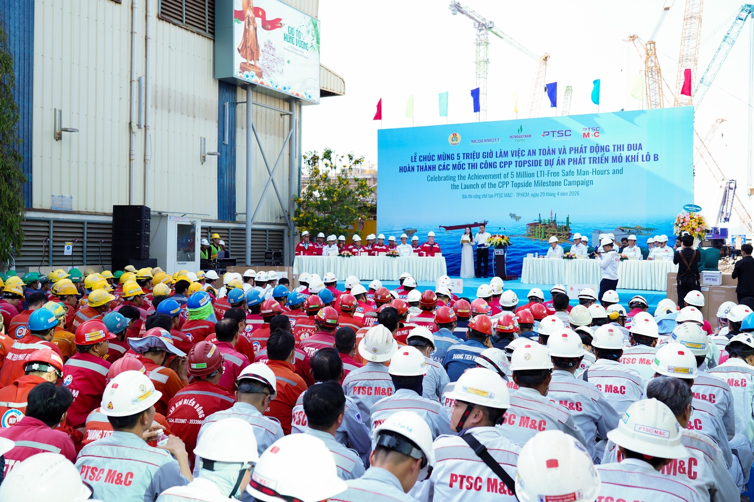 Phát động thi đua dự án Lô B