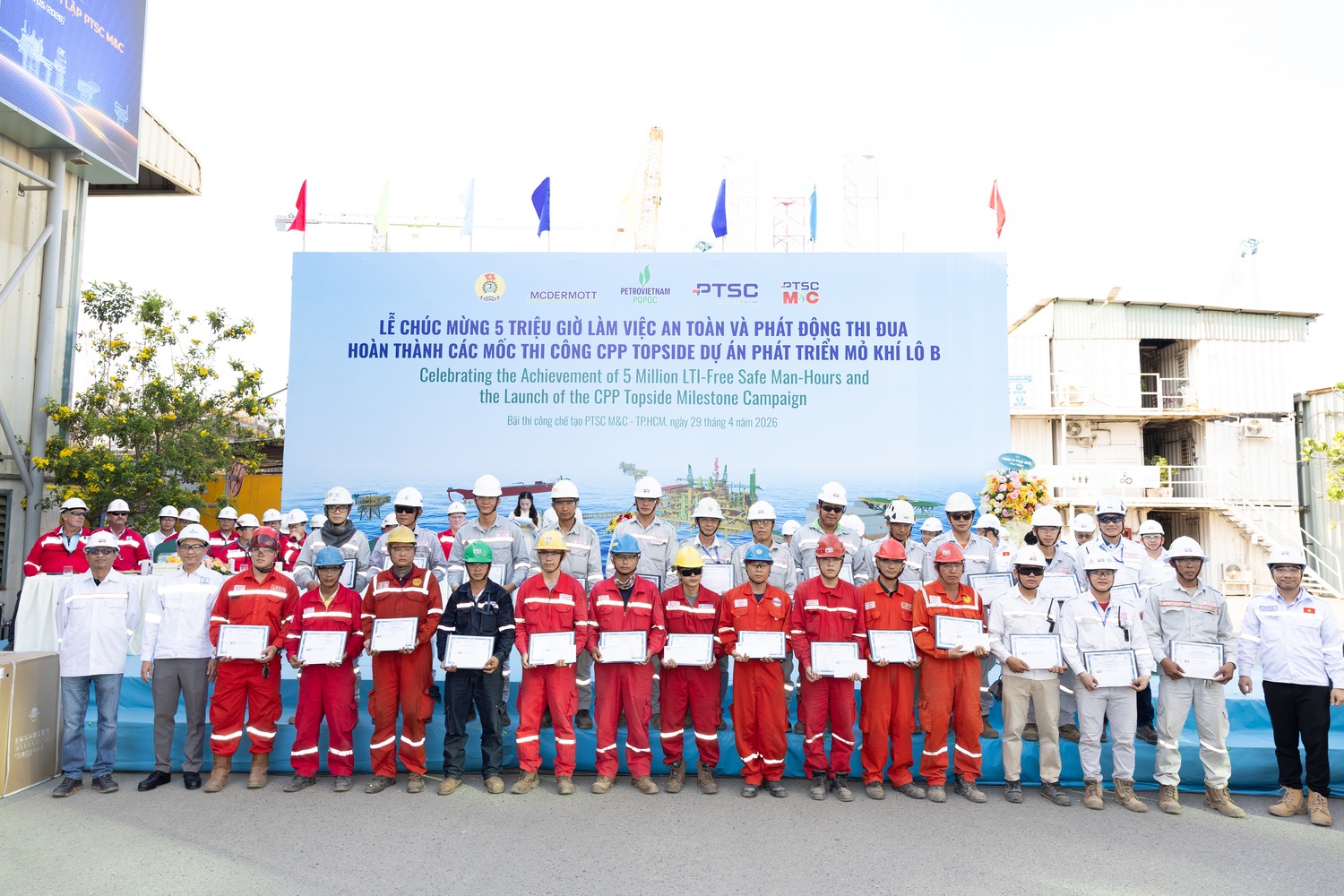 Phát động thi đua dự án Lô B