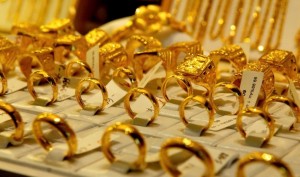 Giá vàng hôm nay 30/4: Giảm sâu phiên thứ hai liên tiếp