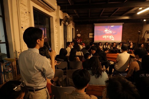 Khán giả giao lưu, chia sẻ cảm nhận và bày tỏ góc nhìn cá nhân về thơ ca