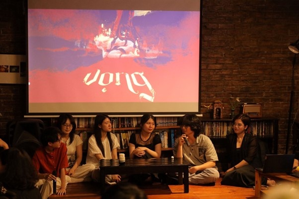 Đoàn làm phim và khán giả cùng trao đổi, thảo luận về bộ phim ngắn, mở ra nhiều góc nhìn