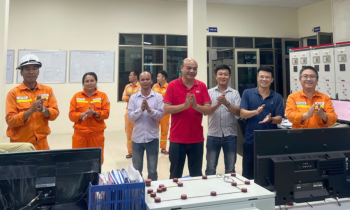 Hoàn thành lắp đặt tụ bù ngang tại 16 trạm biến áp, tăng cường đảm bảo điện cho miền Bắc