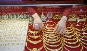 Giá vàng hôm nay 4/5: Đi ngang, SJC duy trì 166 triệu đồng/lượng