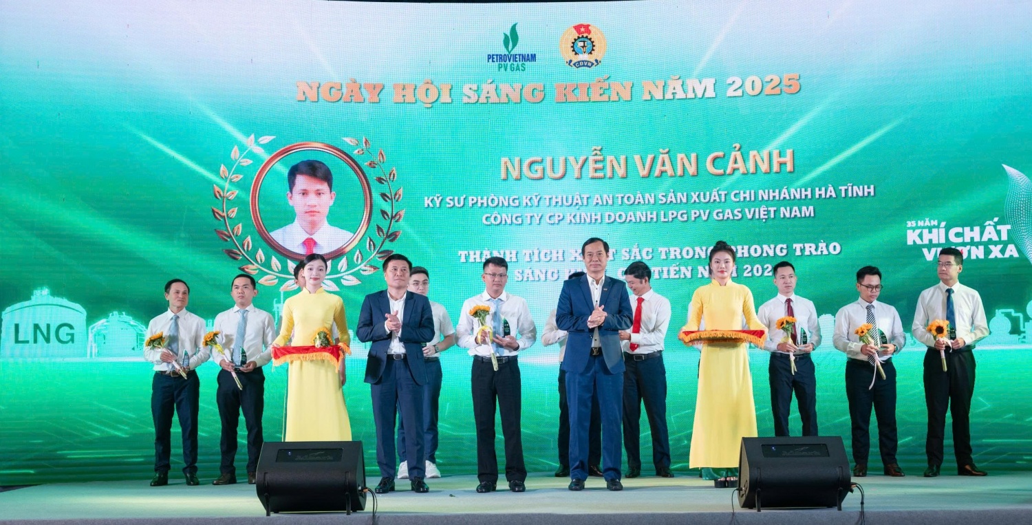 Kỹ sư Nguyễn Văn Cảnh còn đi đầu trong các hoạt động công đoàn, tích cực tham gia các phong trào thi đua và hoạt động tập thể
