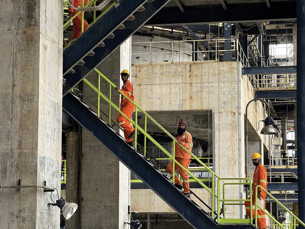 Tỉ phú Aliko Dangote và bước ngoặt năng lượng Nigeria