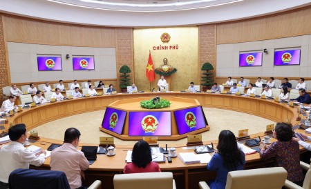 Thủ tướng Lê Minh Hưng chủ trì phiên họp thường kỳ đầu tiên của Chính phủ khóa XVI