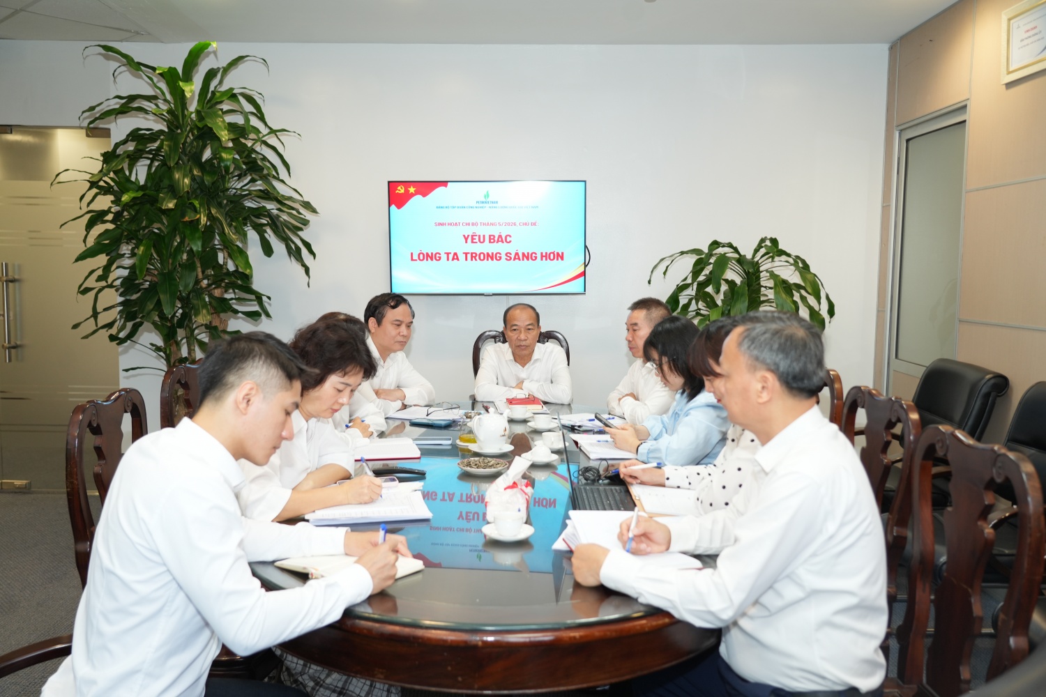 “Yêu Bác lòng ta trong sáng hơn” - chủ đề sinh hoạt chi bộ ý nghĩa tại Đảng bộ Bộ máy QL&ĐH Petrovietnam