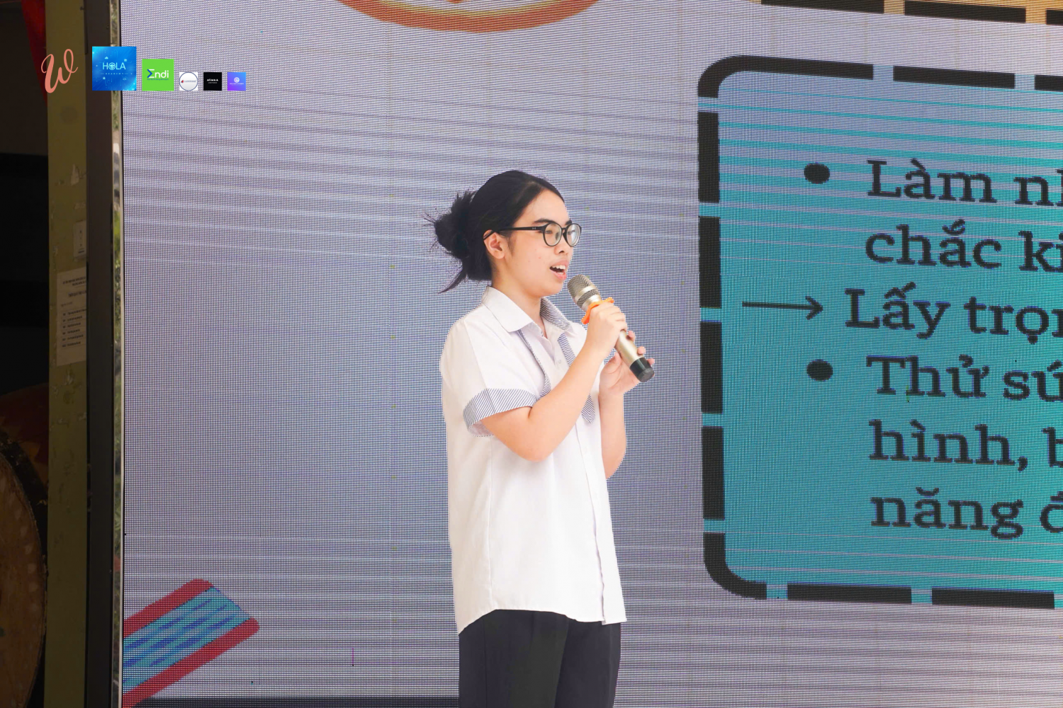 Thủ khoa kì thi công lập vào 10 (hệ không chuyên) chia sẻ về cách ôn thi hiệu quả.