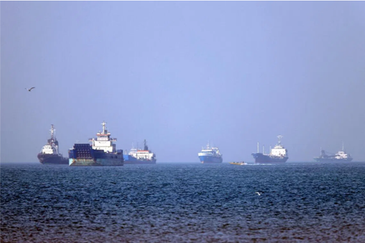 Hàn Quốc điều tra vụ cháy tàu ở eo biển Hormuz