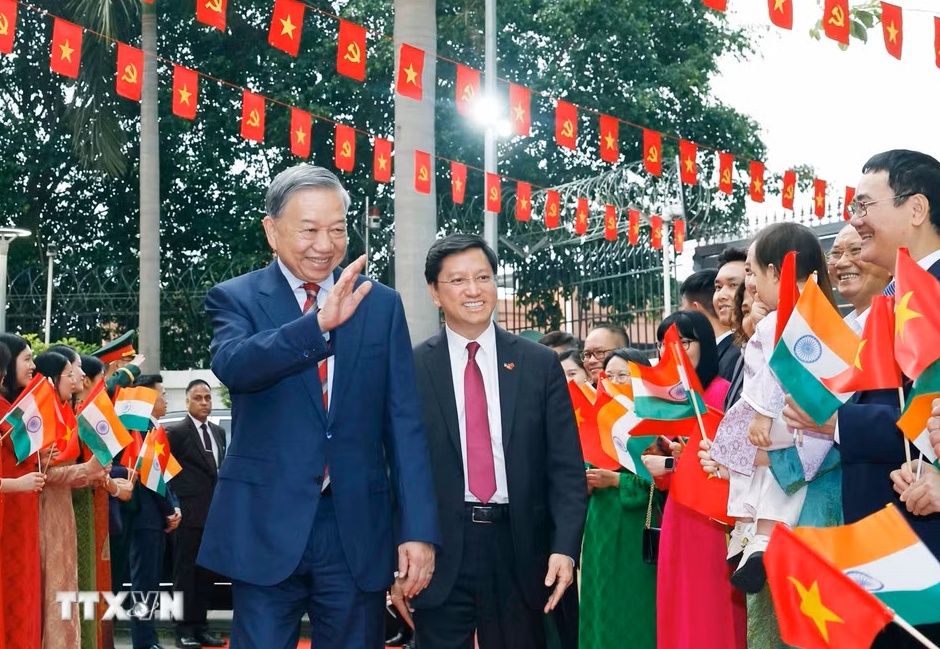 Tổng Bí thư, Chủ tịch nước Tô Lâm gặp gỡ cộng đồng người Việt Nam tại Ấn Độ