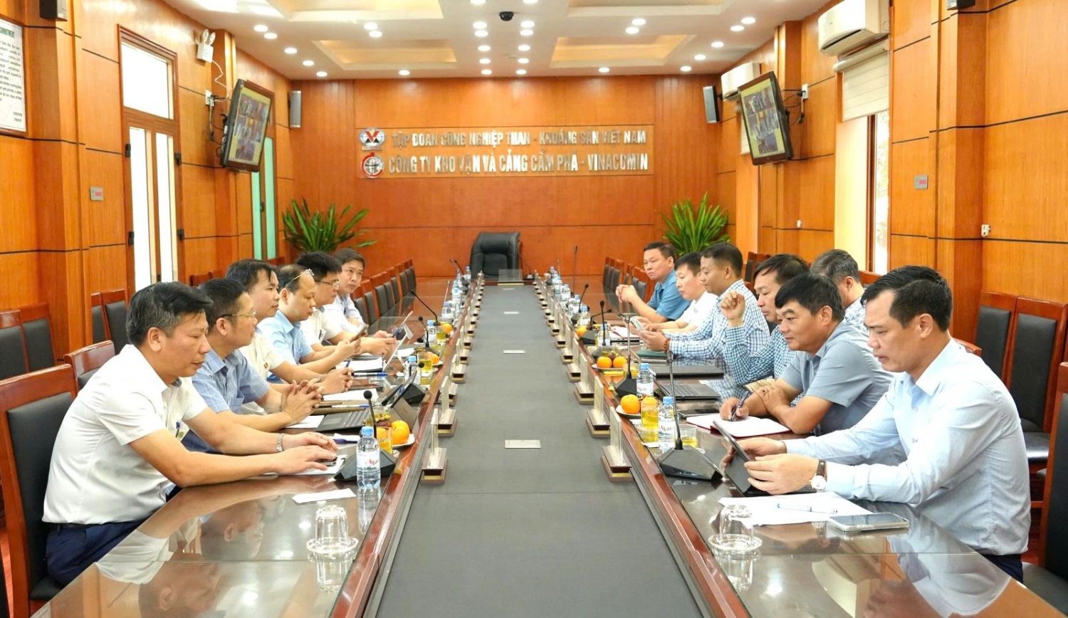 TKV sản xuất và tiêu thụ than 