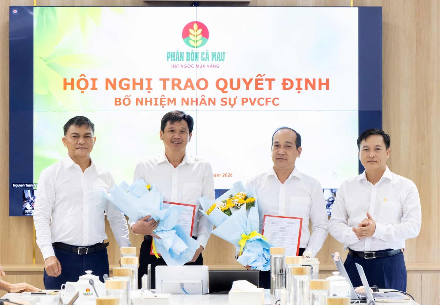 PVCFC công bố và trao các quyết định về công tác cán bộ