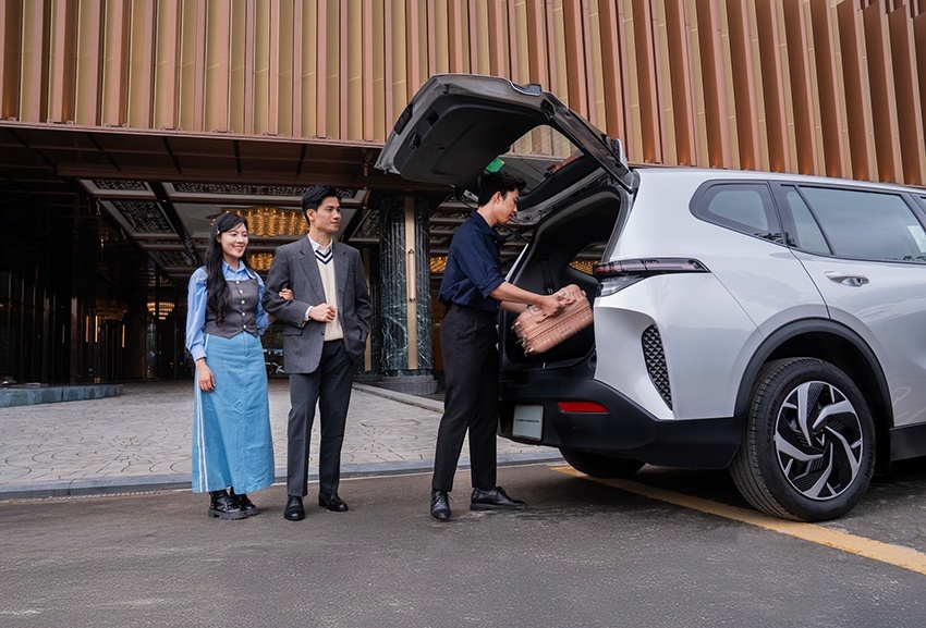 Tài xế dịch vụ “chấm” VinFast Limo Green vì “mỗi chuyến đi như cuộc dạo chơi vui vẻ”