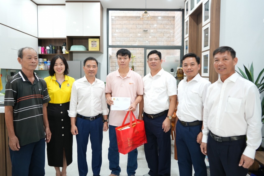 Công đoàn Petrovietnam thăm và tặng quà người lao động nhân Tháng Công nhân 2026