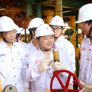 Đoàn công tác Tổng LĐLĐ Việt Nam thăm, động viên NLĐ Petrovietnam trên các công trình ngoài khơi