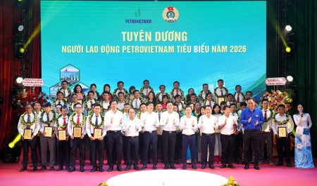 Tuyên dương NLĐ Petrovietnam tiêu biểu - Khởi động Tháng Công nhân, Tháng hành động về ATVSLĐ năm 2026