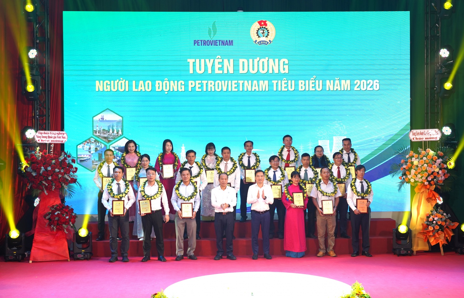 Tuyên dương NLĐ Petrovietnam tiêu biểu - Khởi động Tháng Công nhân, Tháng hành động về ATVSLĐ năm 2026