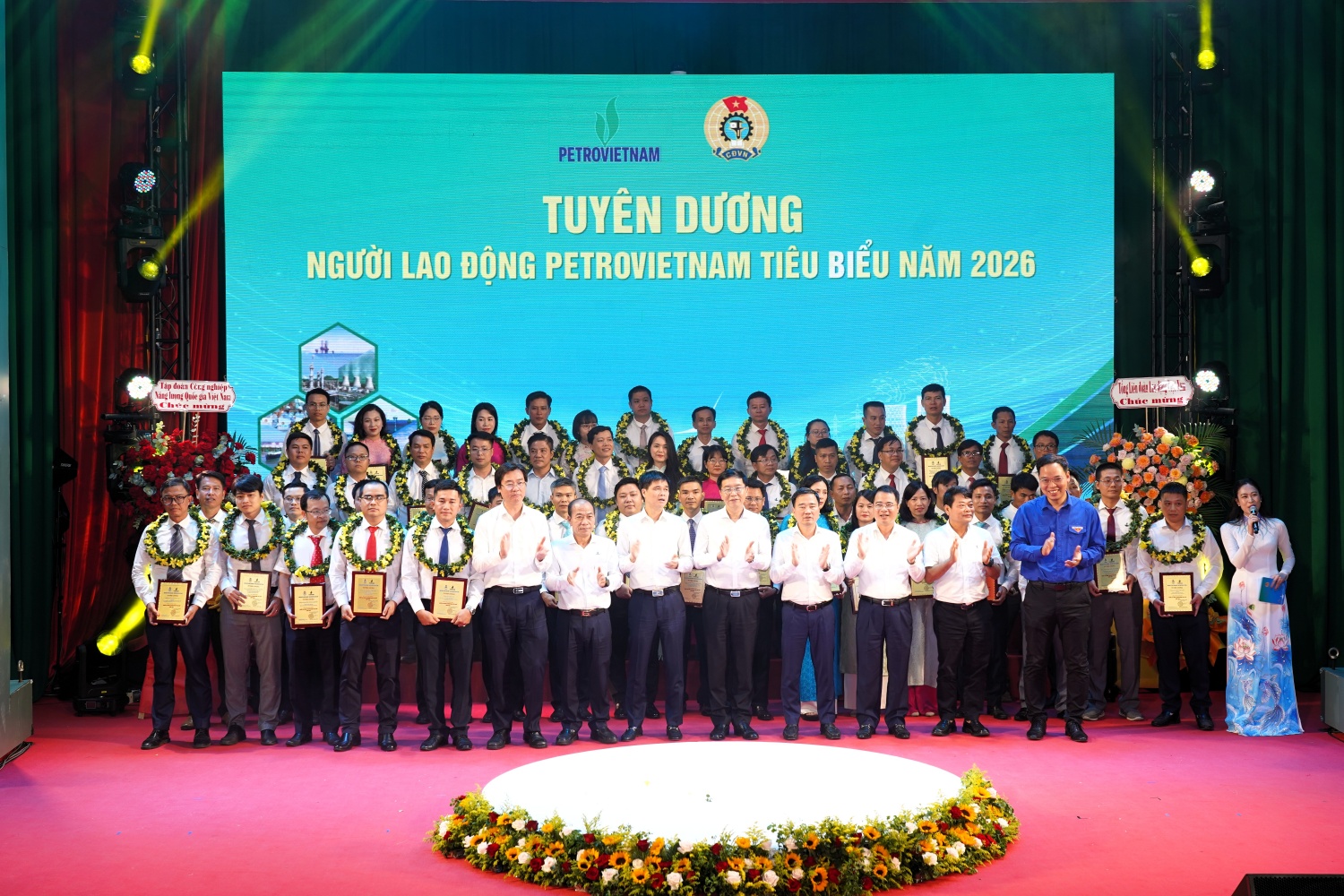 Tuyên dương NLĐ Petrovietnam tiêu biểu - Khởi động Tháng Công nhân, Tháng hành động về ATVSLĐ năm 2026