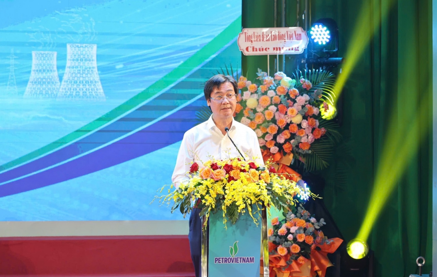 Tuyên dương NLĐ Petrovietnam tiêu biểu - Khởi động Tháng Công nhân, Tháng hành động về ATVSLĐ năm 2026