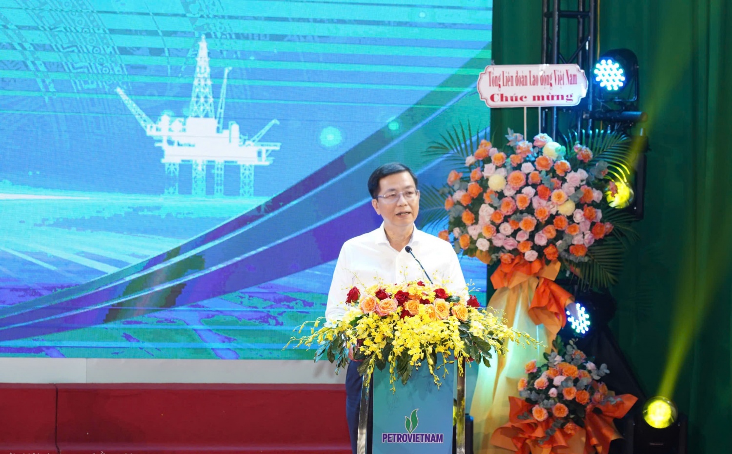 Tuyên dương Người lao động Petrovietnam tiêu biểu