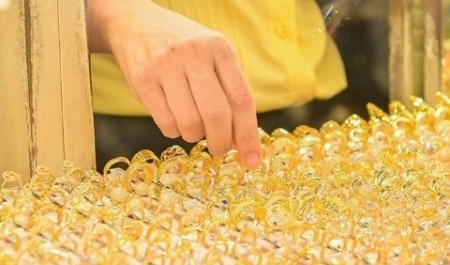 Giá vàng hôm nay 9/5: Vàng miếng SJC đi ngang, vàng thế giới tăng gần 20 USD/ounce