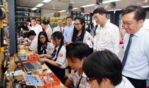 Khánh thành phòng STEM Trường THPT Gia Định (TP HCM): “Cánh tay nối dài” chạm tới ước mơ