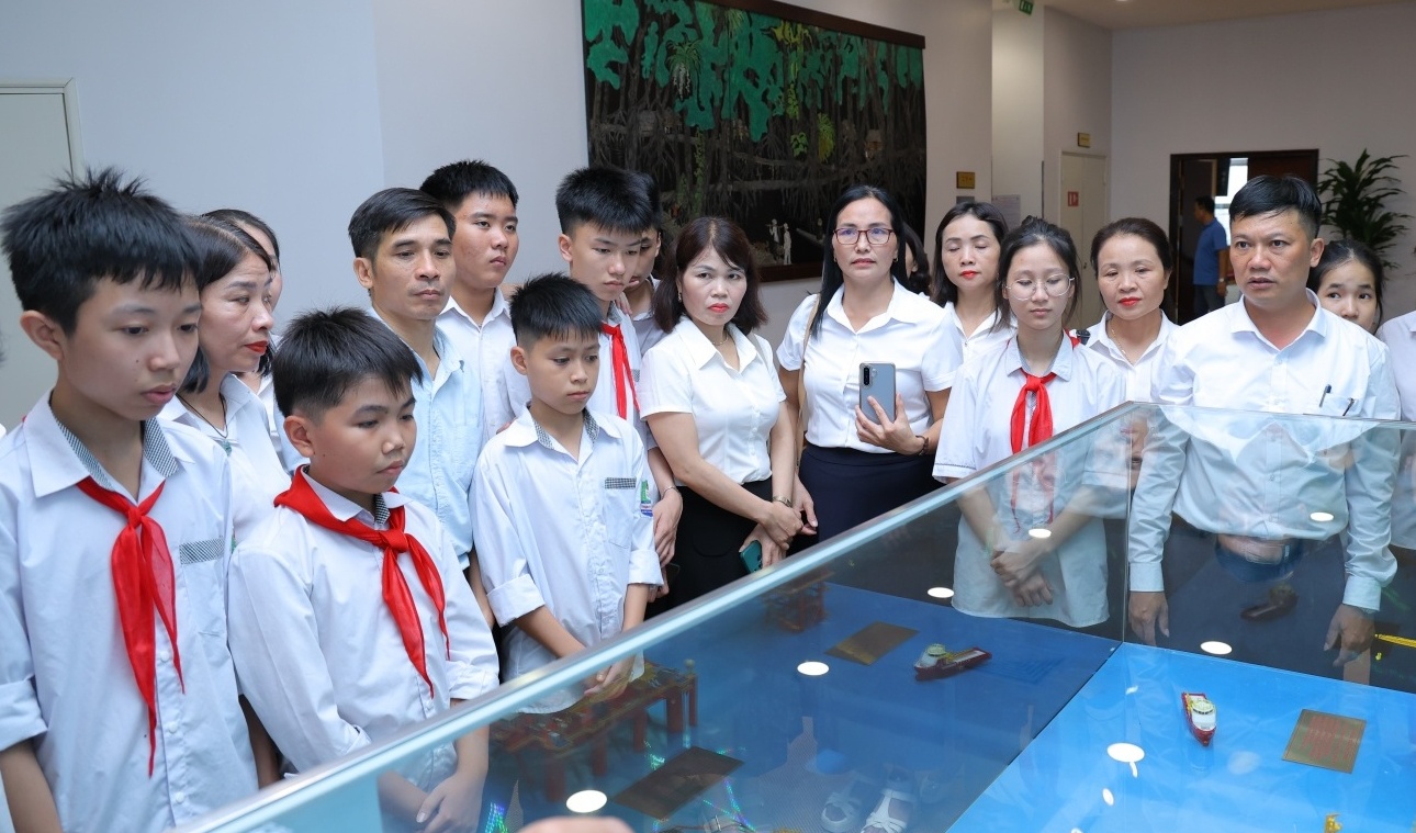 Phòng STEM Innovation Petrovietnam - nơi gieo những “mầm xanh” sáng tạo