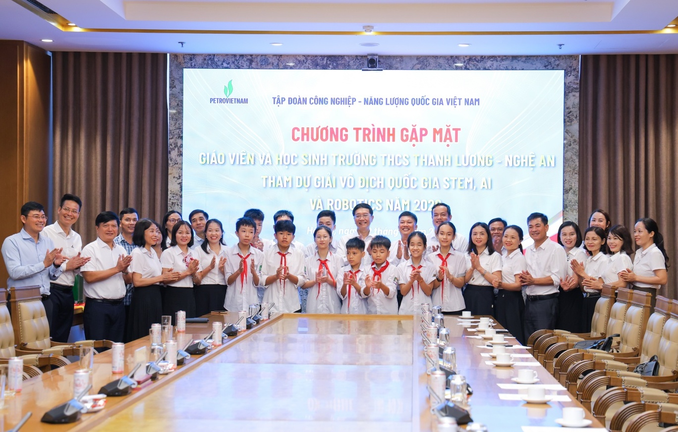 [CHÙM ẢNH] Lan tỏa tri thức, nuôi dưỡng khát vọng sáng tạo từ chương trình STEM Innovation Petrovietnam