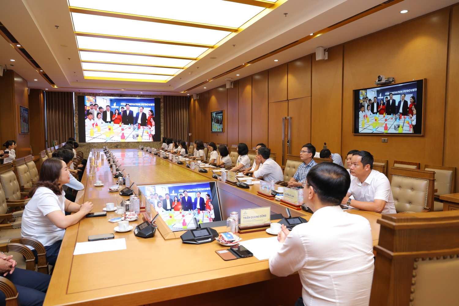[CHÙM ẢNH] Lan tỏa tri thức, nuôi dưỡng khát vọng sáng tạo từ chương trình STEM Innovation Petrovietnam