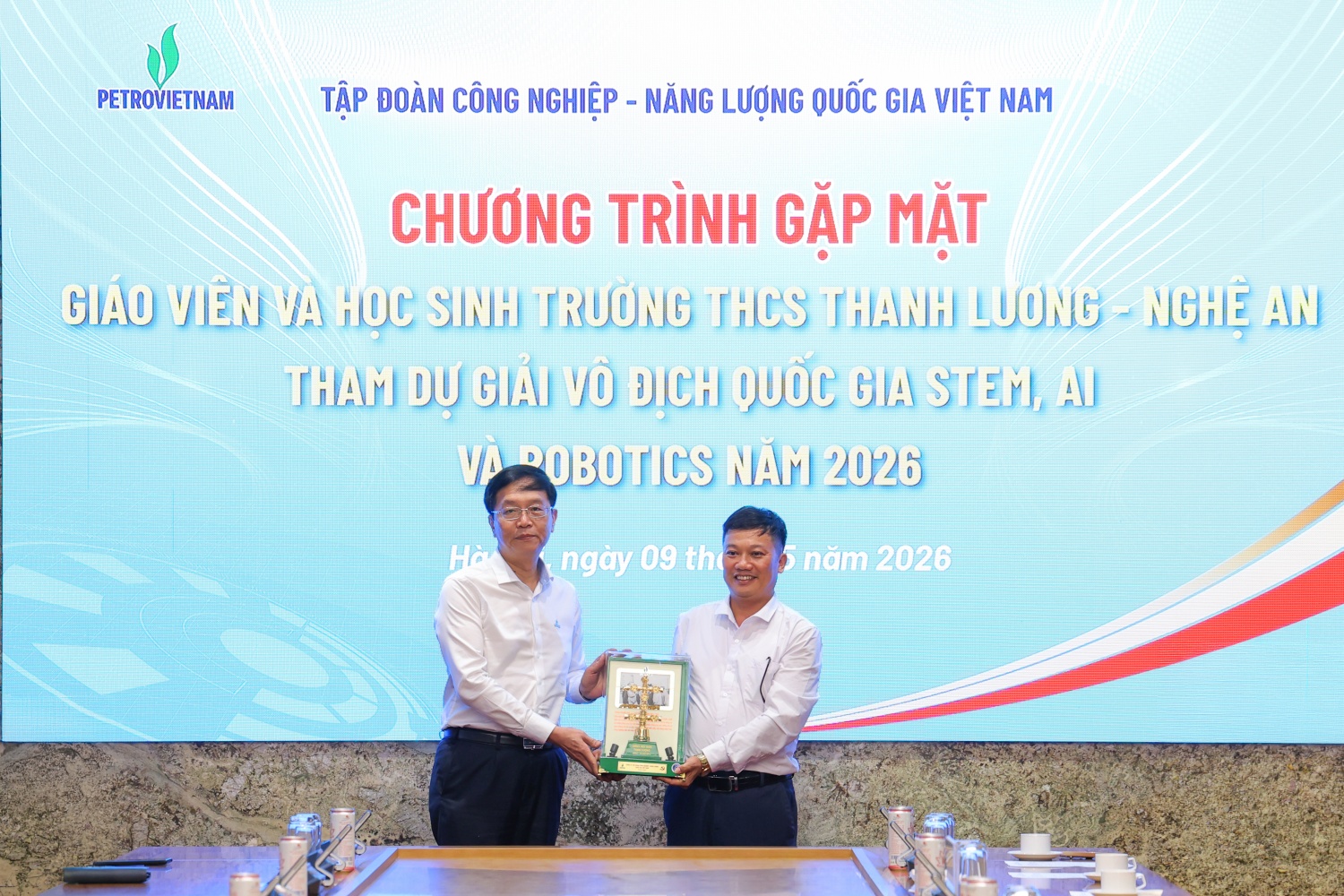 Phòng STEM Innovation Petrovietnam - nơi gieo những “mầm xanh” sáng tạo