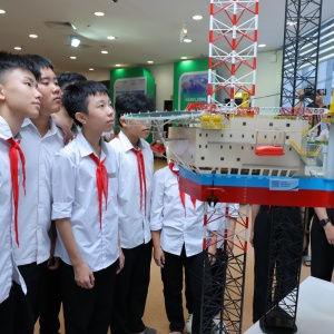[VIDEO] Học sinh Nghệ An tham quan Petrovietnam: Khơi dậy khát vọng chinh phục khoa học công nghệ