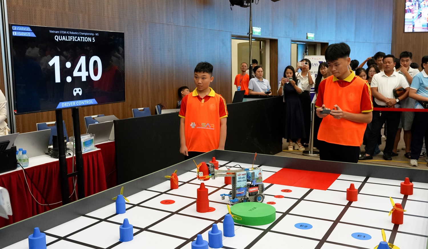 [Chùm ảnh] 37 trường STEM Innovation Petrovietnam hội tụ tại vòng Chung kết VSAR 2025-2026